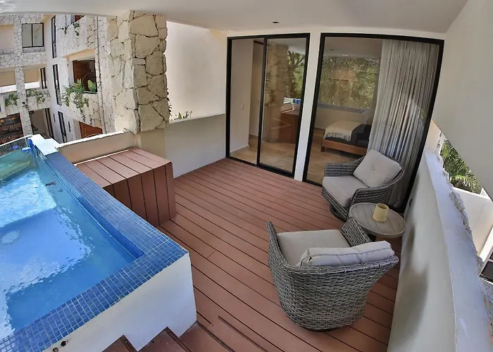 Sak Tuunich Luxury Residences Aparthotel