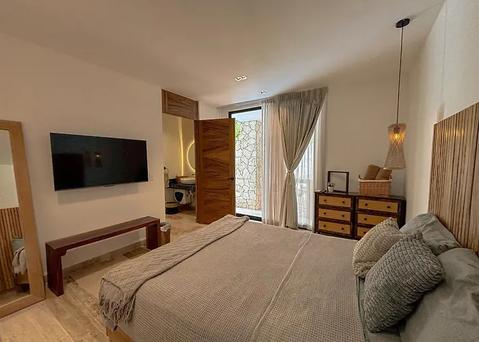 Sak Tuunich Luxury Residences 4*